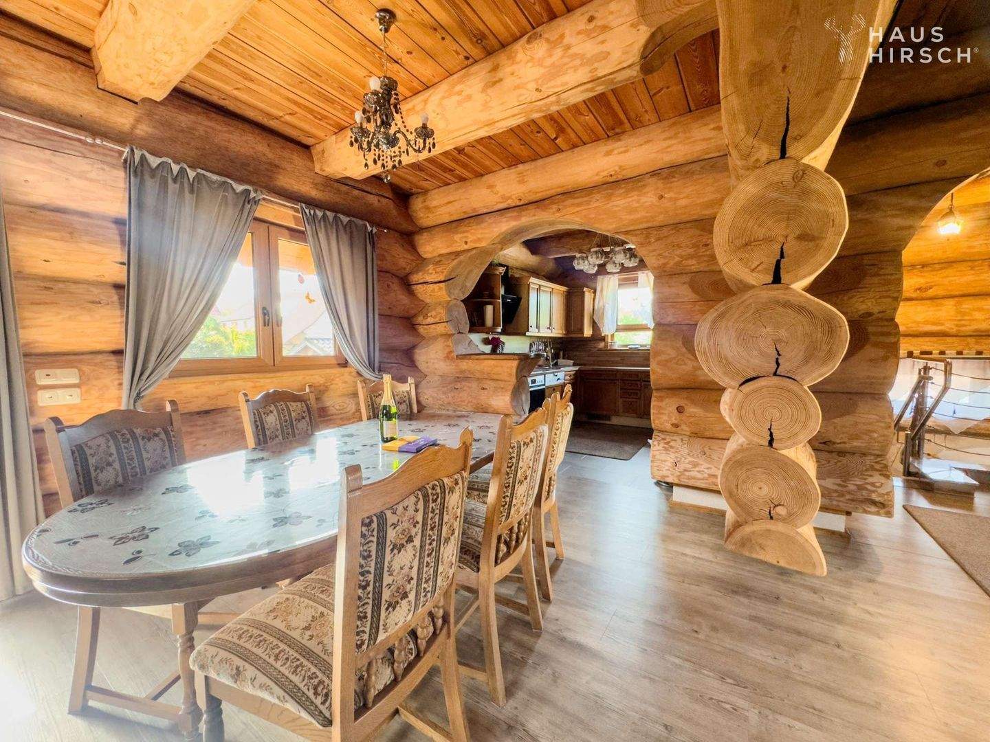 Immobilie in Simmersfeld - Ein Haus wie kein anderes - Douglasien-Stammholzhaus mit Ferienkonzept und Weitblick - Bild 0