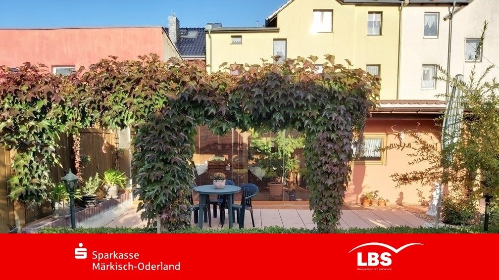 Mehrfamilienhaus zum Kauf 498.000 € 10 Zimmer 227 m²<br/>Wohnfläche 1.066 m²<br/>Grundstück Fredersdorf-Nord Fredersdorf-Vogelsdorf 15370