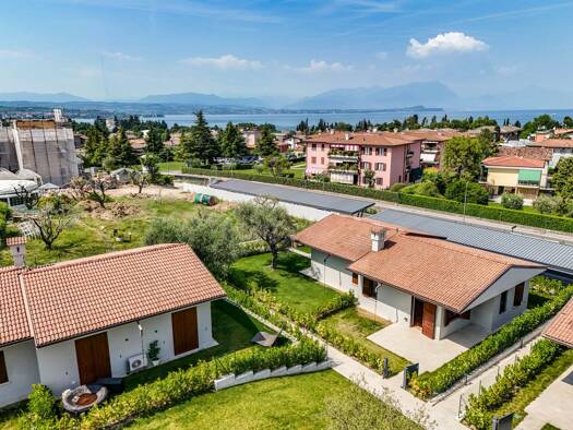 Doppelhaushälfte zum Kauf 335.000 € 3 Zimmer 65,4 m² 177 m² Grundstück Viale Michelangelo 150 Desenzano del Garda 25015