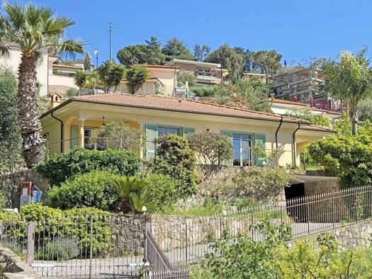 Villa zum Kauf 750.000 € 5 Zimmer 196 m² 225 m² Grundstück Meeresnähe Bordighera 18012