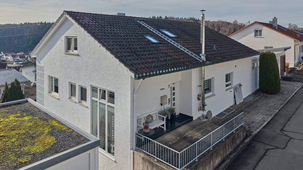 Mehrfamilienhaus zum Kauf 430.000 € 10 Zimmer 246,7 m² 482 m² Grundstück frei ab 01.06.2026 Hettingen 72513