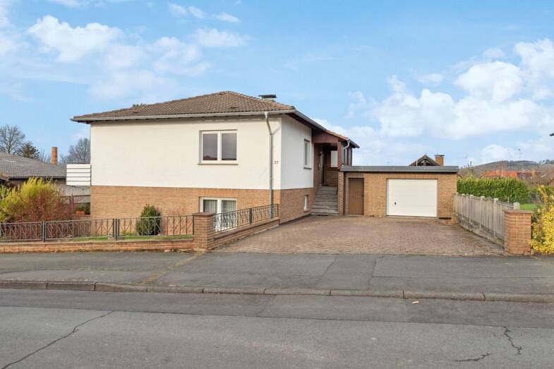 Mehrfamilienhaus zum Kauf 349.000 € 9 Zimmer 218 m² 754 m² Grundstück Wolfhagen Wolfhagen 34466