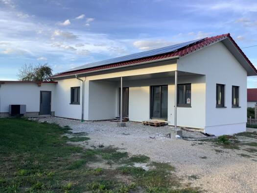 Bungalow zur Miete 1.100 € 3,5 Zimmer 80 m² 500 m² Grundstück frei ab 01.10.2026 Schaiblishausen Ehingen (Donau) 89584