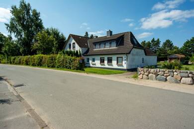 Einfamilienhaus zum Kauf 198.000 € 8 Zimmer 168 m² 1.035 m² Grundstück Hasselberg 24376