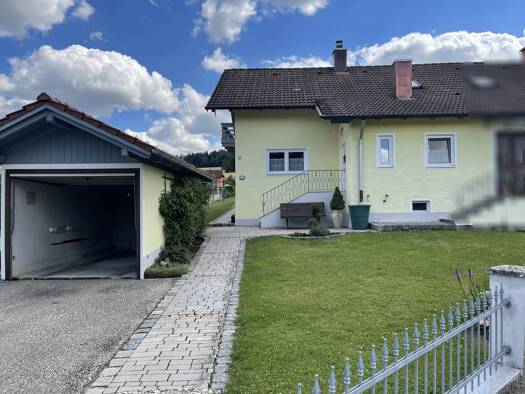 Doppelhaushälfte zum Kauf 199.000 € 5 Zimmer 101 m² 775 m² Grundstück frei ab sofort Danglöd Kößlarn 94149
