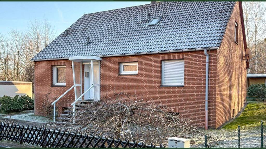 Einfamilienhaus zur Miete 1.350 € 7 Zimmer 148 m² 761 m² Grundstück frei ab sofort Oker Goslar 38642