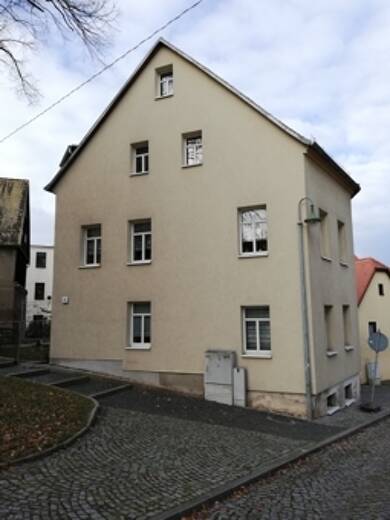 Wohnung zur Miete 300 € 3 Zimmer 58 m² Dachgeschoss, 2. Geschoss frei ab sofort Kirchplatz 3 Gößnitz Gößnitz 04639