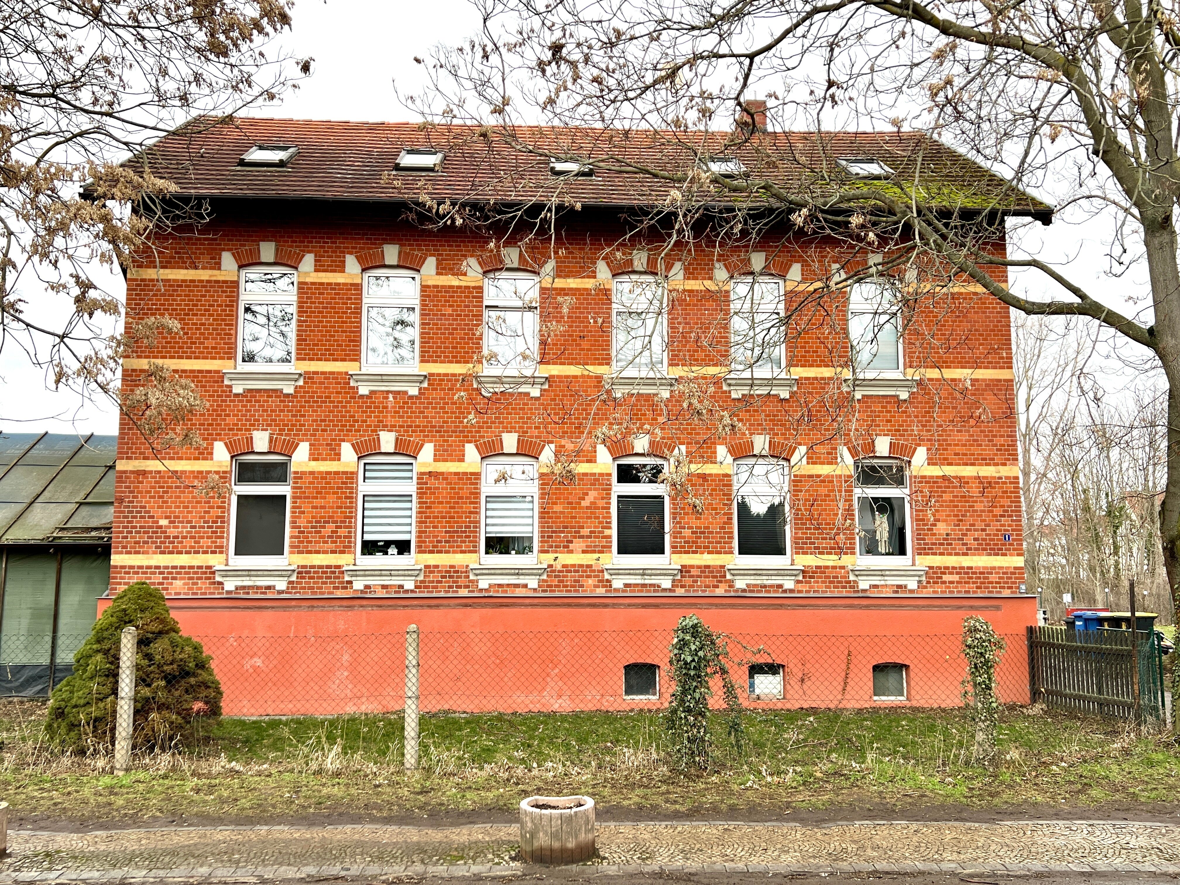 Mehrfamilienhaus zum Kauf 259.000 € 13 Zimmer 300 m²<br/>Wohnfläche 1.250 m²<br/>Grundstück Bad Lauchstädt Bad Lauchstädt 06246