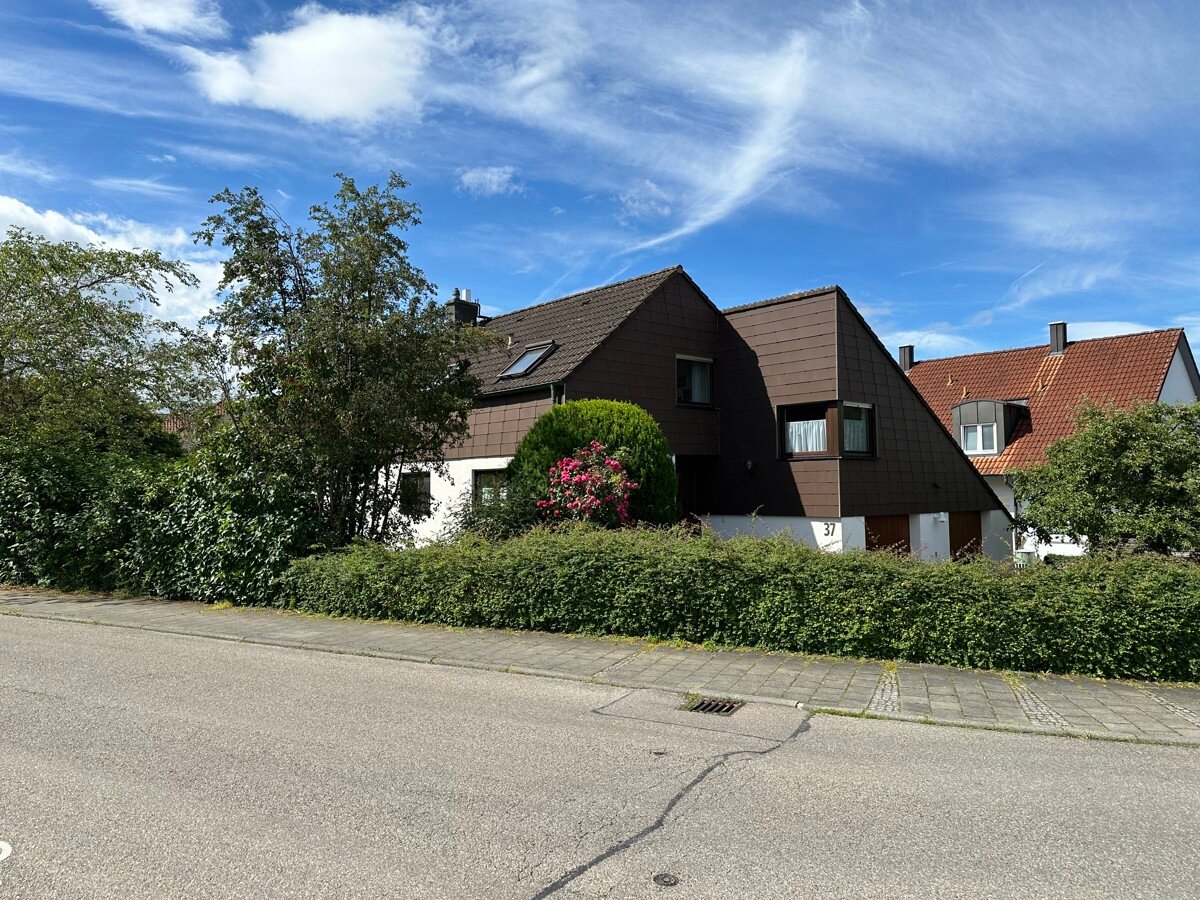 Einfamilienhaus zum Kauf 585.000 € 6 Zimmer 145 m²<br/>Wohnfläche 829 m²<br/>Grundstück 01.04.2025<br/>Verfügbarkeit Ingersheim Crailsheim 74564