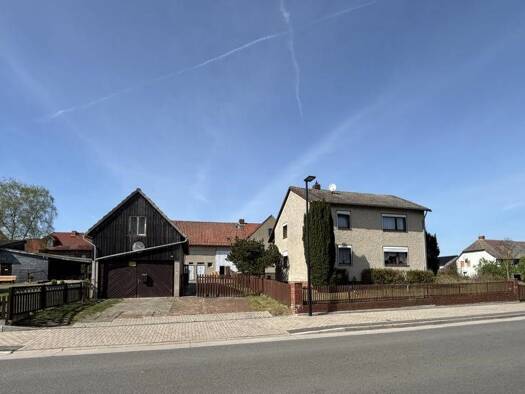 Haus zum Kauf 259.000 € 6 Zimmer 140 m² 1.835 m² Grundstück frei ab sofort Oebisfelder Straße 29 Bahrdorf Bahrdorf 38459
