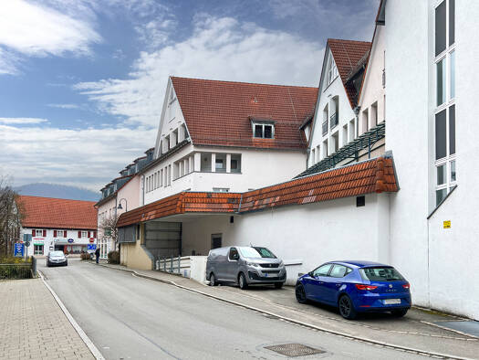 Lagerhalle zur Miete provisionsfrei 1.060 m² Lagerfläche teilbar ab 810 m² Stuttgarter Straße 4-6 Bad Urach 72574