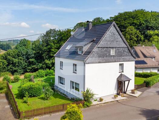 Einfamilienhaus zum Kauf 250.000 € 6 Zimmer 208 m² 2.590 m² Grundstück Berghausen Gummersbach 51647