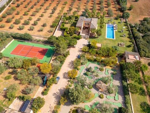 Hotel zum Kauf 9.000.000 € 30 Zimmer 439 m² Gastrofläche 109.710 m² Grundstück Campos 07630
