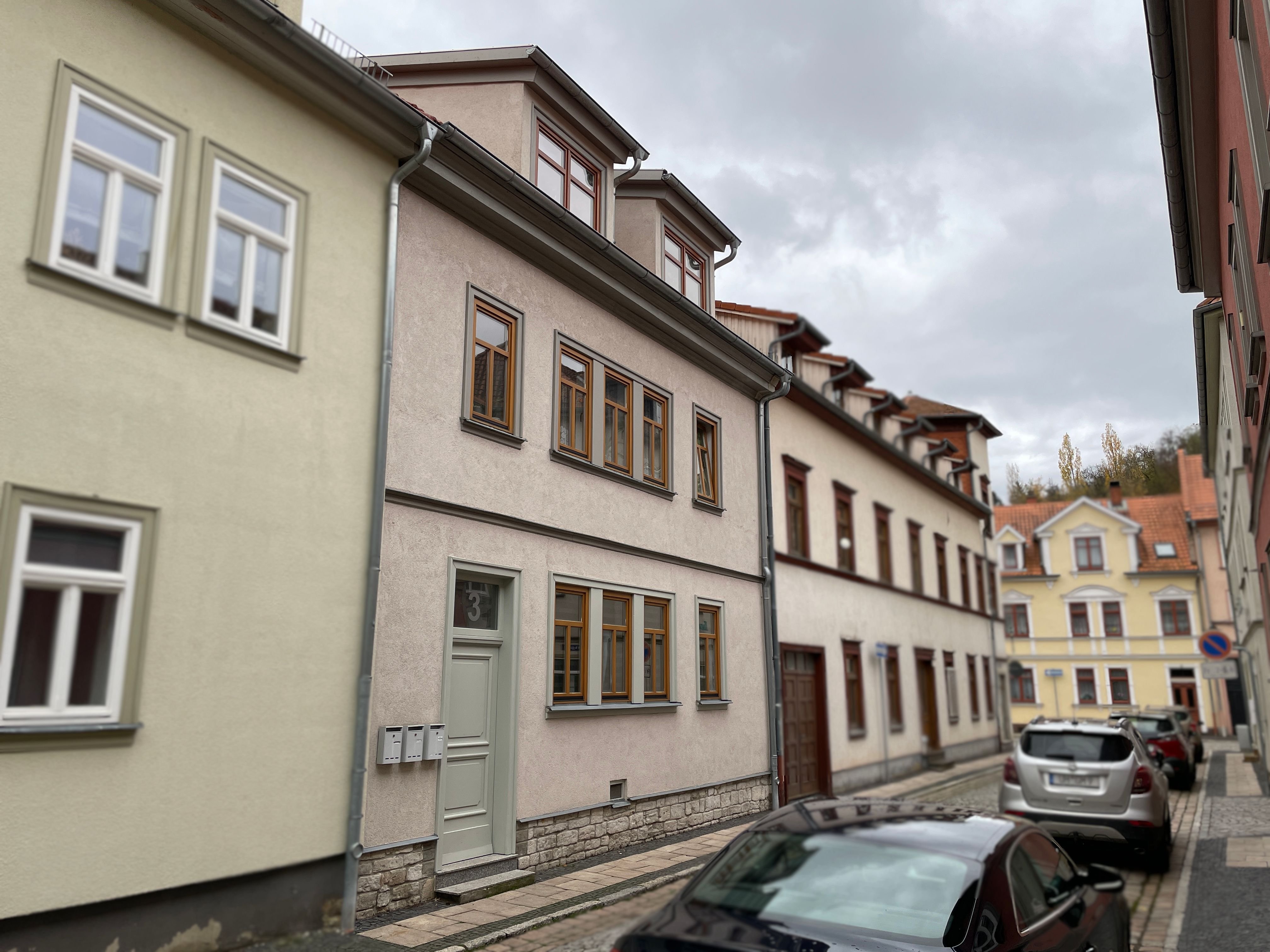 Mehrfamilienhaus zum Kauf als Kapitalanlage geeignet 226.000 € 9 Zimmer 187 m²<br/>Wohnfläche 91 m²<br/>Grundstück Waltershausen Waltershausen 99880