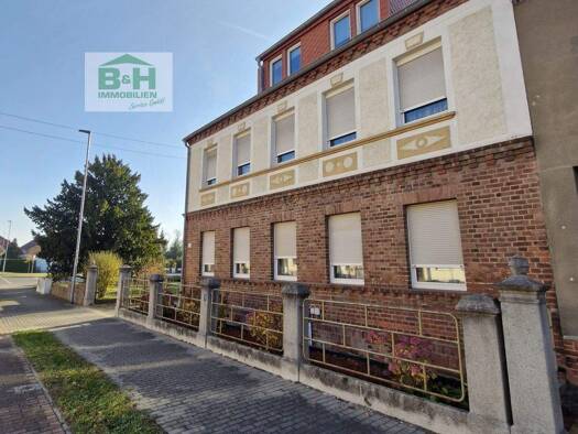 Doppelhaushälfte zum Kauf 115.000 € 9 Zimmer 193 m² 922 m² Grundstück frei ab sofort Jeßnitz Raguhn-Jeßnitz 06800