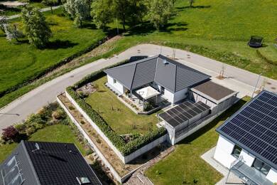 Bungalow zum Kauf 549.000 € 4 Zimmer 113 m² 657 m² Grundstück Heudorf Eigeltingen 78253