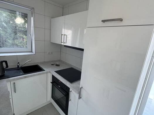 Wohnung zur Miete 1.990 € 5 Zimmer 135 m² Geschoss 1/2 frei ab sofort Harheim Frankfurt am Main 60437