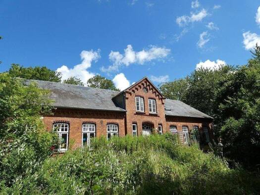 Haus zum Kauf 495.000 € 10 Zimmer 250 m² 5.380 m² Grundstück frei ab sofort Dörpstraat 13 Osterhever 25836