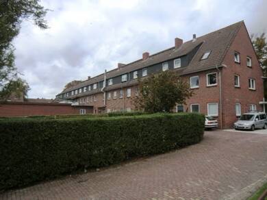 Wohnung zur Miete 621 € 4 Zimmer 114,6 m² Dachgeschoss, 2. Geschoss frei ab sofort Werdumer Straße 106, DG links Neuengroden Wilhelmshaven 26386