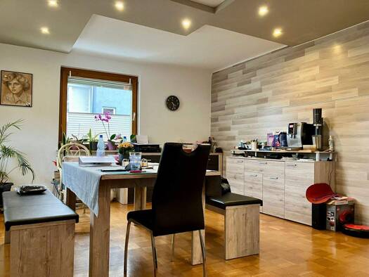 Einfamilienhaus zum Kauf 369.000 € 5,5 Zimmer 193 m² 600 m² Grundstück Bernlocher Straße 14 Kleinengstingen Engstingen 72829