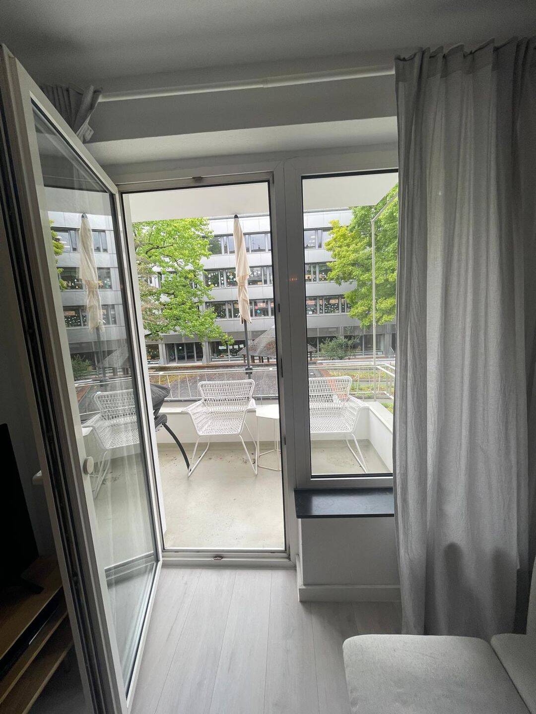 D-Innenstadt: Hochwertig kernsanierte helle, ruhige 2-ZKB-Wohnung mit Wohnküche und SW-Balkon / WG geeignet – Lessingstraße 63, 40227 Düsseldorf – Vorschaubild 9