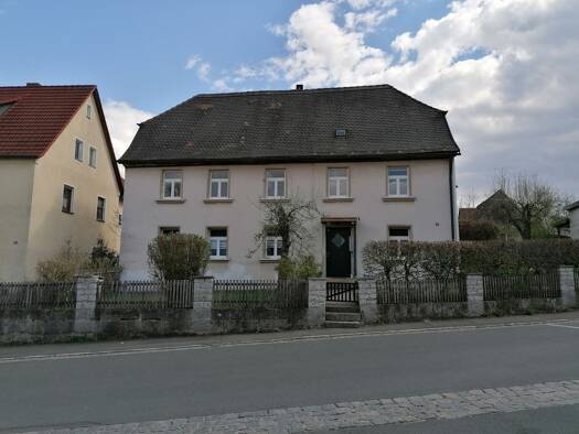 Haus zum Kauf als Kapitalanlage geeignet 398.000 € 10 Zimmer 240 m² 1.294 m² Grundstück Schloßstraße 37 Pegnitz Pegnitz 91257