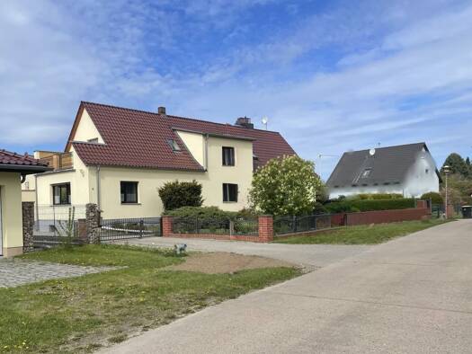 Doppelhaushälfte zum Kauf 298.000 € 5 Zimmer 120 m² 1.121 m² Grundstück Seelow Seelow 15306
