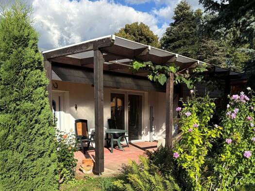 Bungalow zur Miete 1.700 € 2,5 Zimmer 102 m² 998 m² Grundstück frei ab 15.09.2025 Weixdorf Dresden 01108