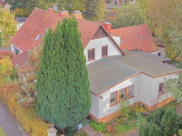 Doppelhaushälfte zum Kauf 195.000 € 7 Zimmer 183,1 m² 1.599,1 m² Grundstück Schulstraße 19 Züssow 17495