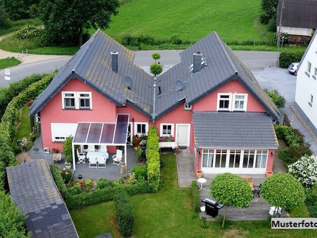 Doppelhaushälfte zum Kauf 340.000 € 6 Zimmer 149,9 m² 234 m² Grundstück Holsterhausen Dorsten 46284