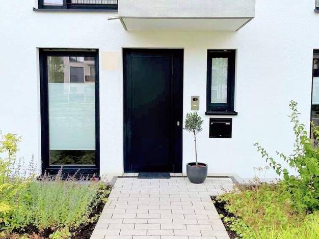 Wohnung zur Miete auf Zeit 3.100 € 5 Zimmer 125 m² frei ab 01.06.2026 Heerdt Düsseldorf 40549
