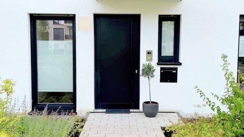 Wohnung zur Miete auf Zeit 3.100 € 5 Zimmer 125 m² frei ab 01.06.2026 Heerdt Düsseldorf 40549