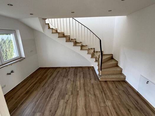 Maisonette zur Miete 1.100 € 4 Zimmer 96 m² Geschoss EG/1 frei ab sofort Landshuter Straße 89 a Straubing 94315