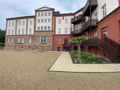 Wohnung zur Miete 972 € 2 Zimmer 60,7 m² Dachgeschoss, 4. Geschoss frei ab 01.08.2025 Amtstraße 21 Werdervorstadt Schwerin 19055