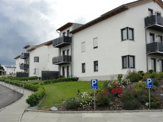 Terrassenwohnung zur Miete 760 € 3 Zimmer 86 m² EG frei ab 01.03.2026 Dr.-Karl-Kötzner-Str. 7 Leiblfing 94339