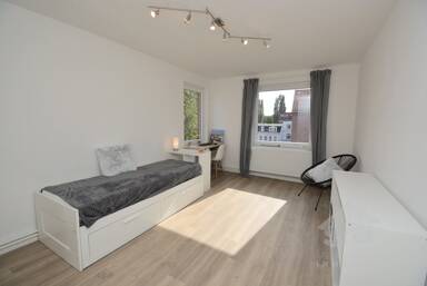 WG-Zimmer zur Miete Wohnen auf Zeit 500 € 20,1 m² 3. Geschoss frei ab 01.07.2025 Elmshorn 25335