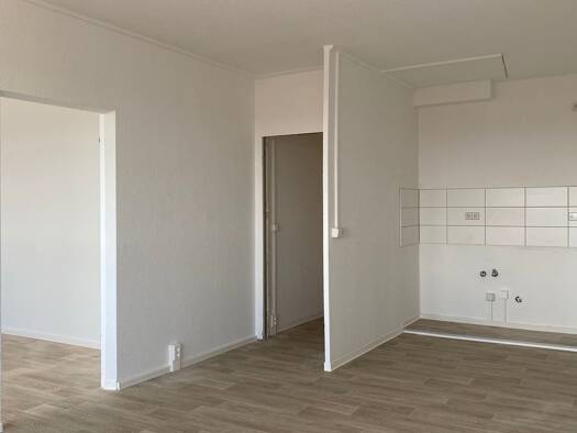 Wohnung zur Miete 443 € 3 Zimmer 64,7 m² 5. Geschoss Juri-Gagarin-Ring 126 c Altstadt Erfurt 99084