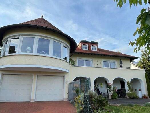 Villa zum Kauf 699.000 € 10 Zimmer 385 m² 1.001 m² Grundstück Warburg 34414