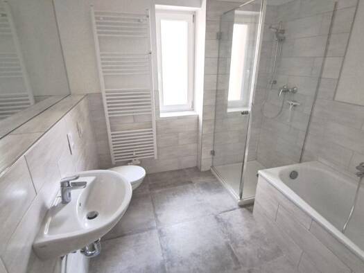 Wohnung zur Miete 521 € 3 Zimmer 69,5 m² EG frei ab sofort Gagarinstraße 84 Innenstadt Gera 07545