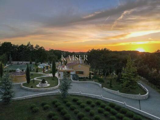 Haus zum Kauf 1.800.000 € 3 Zimmer 42.000 m² Kastel, Pazin Pazin