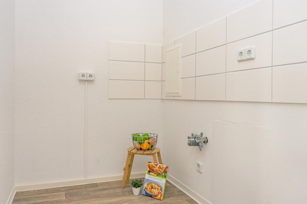 Wohnung zur Miete 220 € 1 Zimmer 36,1 m²<br/>Wohnfläche 6.<br/>Geschoss 01.05.2025<br/>Verfügbarkeit Leipziger Str. 173 Borna-Heinersdorf 131 Chemnitz 09114