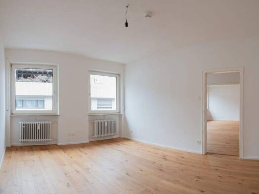 Wohnung zur Miete 1.590 € 4 Zimmer 111 m² 3. Geschoss frei ab 01.01.2026 Mitte Stuttgart 70190