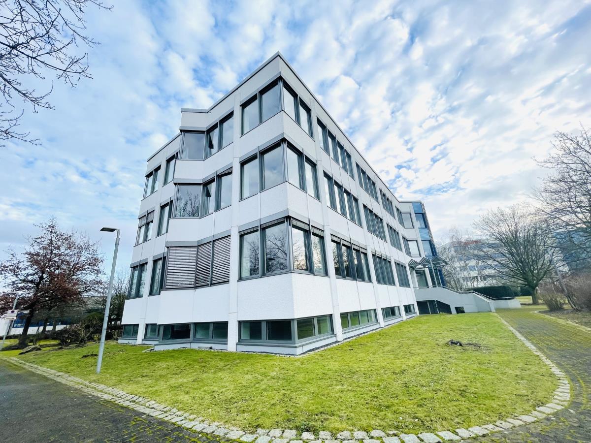 Bürofläche zur Miete 8,50 € 725 m²<br/>Bürofläche ab 725 m²<br/>Teilbarkeit Stahldorf Krefeld 47807