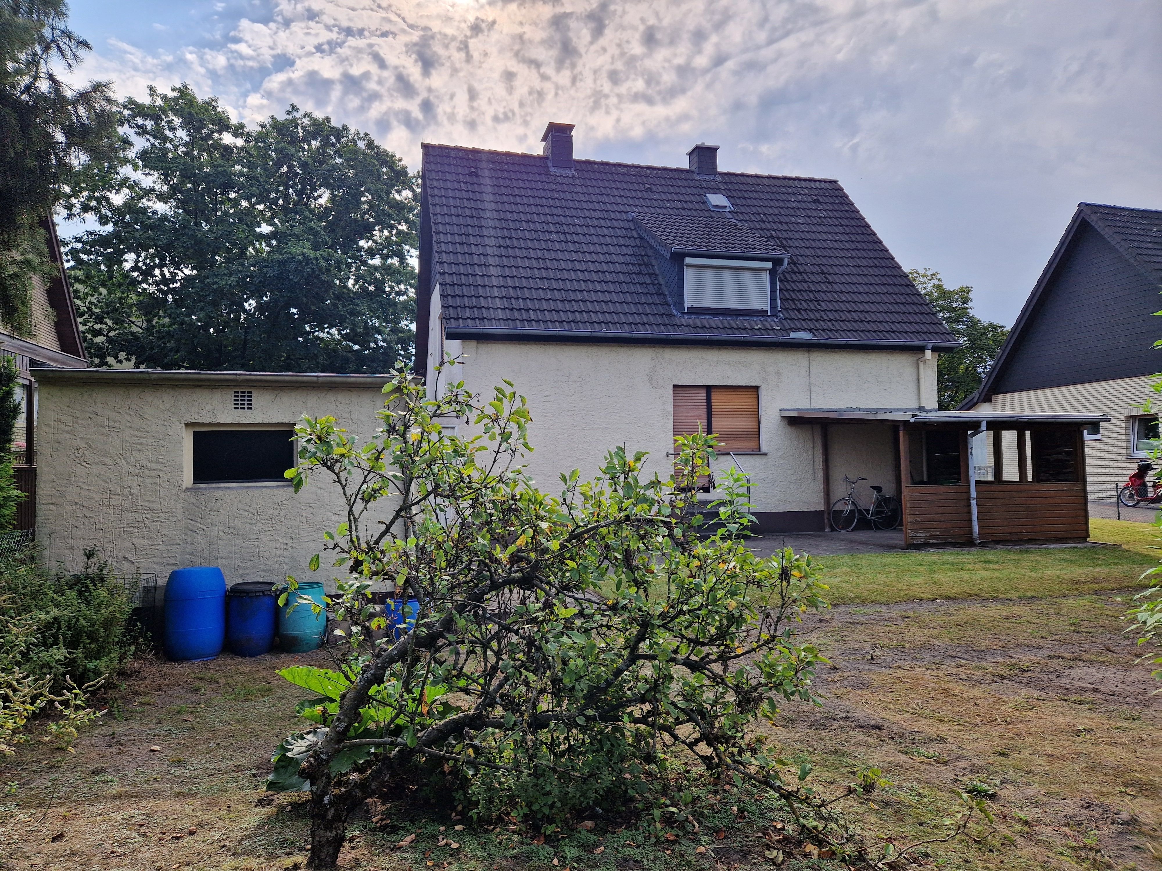 Einfamilienhaus zum Kauf 290.000 € 4 Zimmer 105 m²<br/>Wohnfläche 580 m²<br/>Grundstück ab sofort<br/>Verfügbarkeit Bleicherfeldstrasse 54 Südstadt Bielefeld 33689