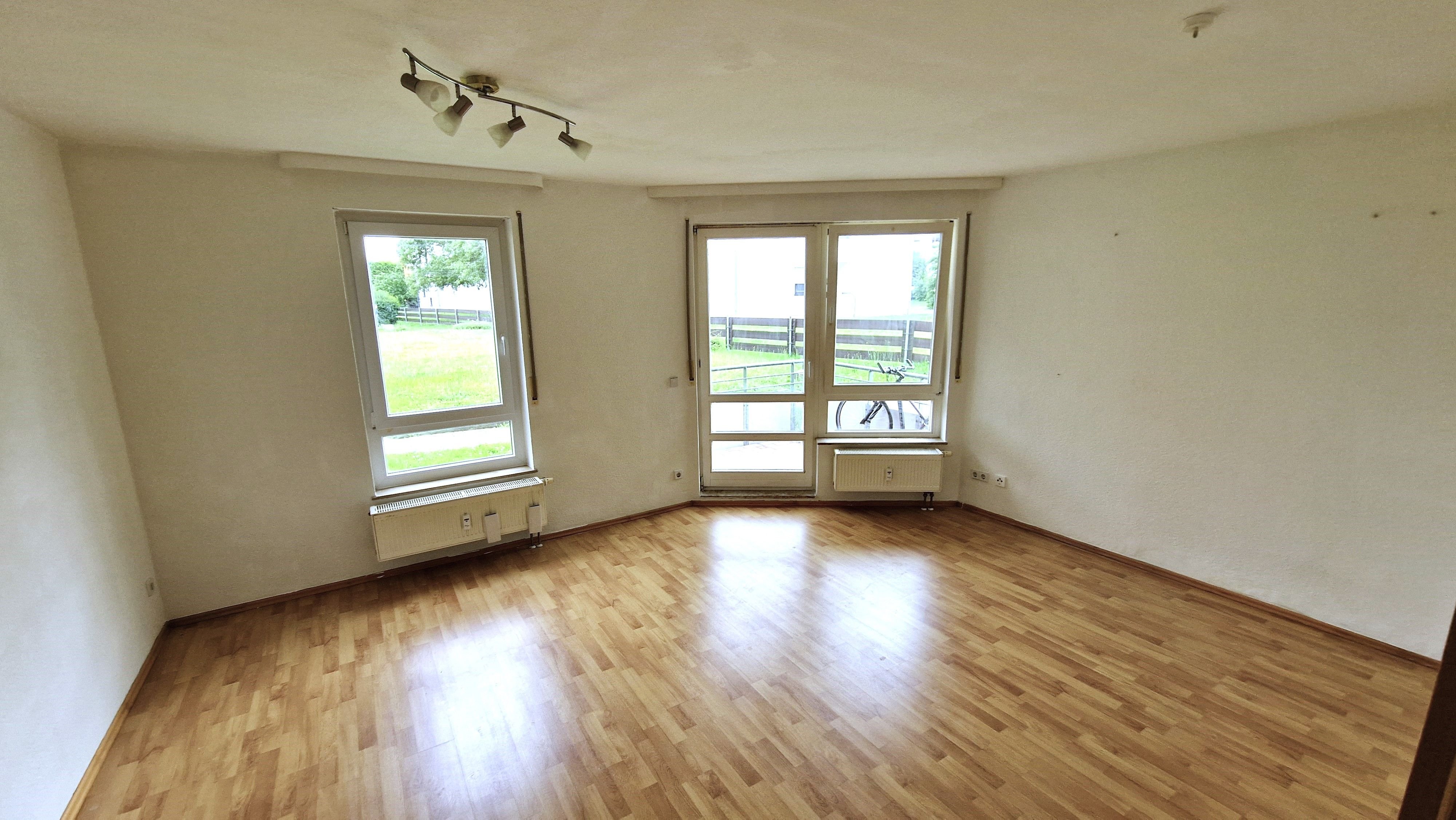 Wohnung zur Miete 335 € 2 Zimmer 54 m²<br/>Wohnfläche EG<br/>Geschoss ab sofort<br/>Verfügbarkeit Am Dorfanger 17 Niederlungwitz Glauchau 08371