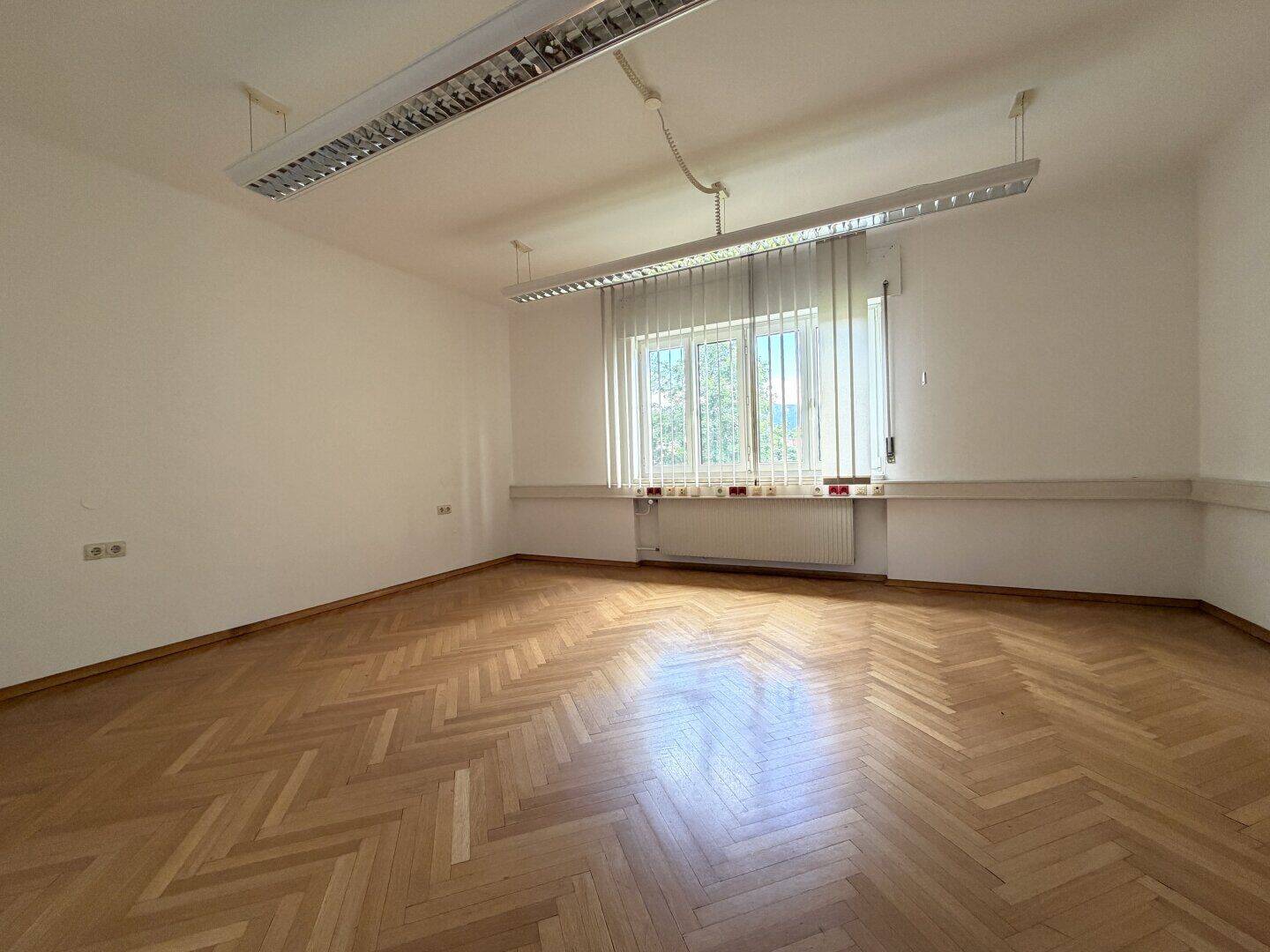 Einfamilienhaus zum Kauf – další