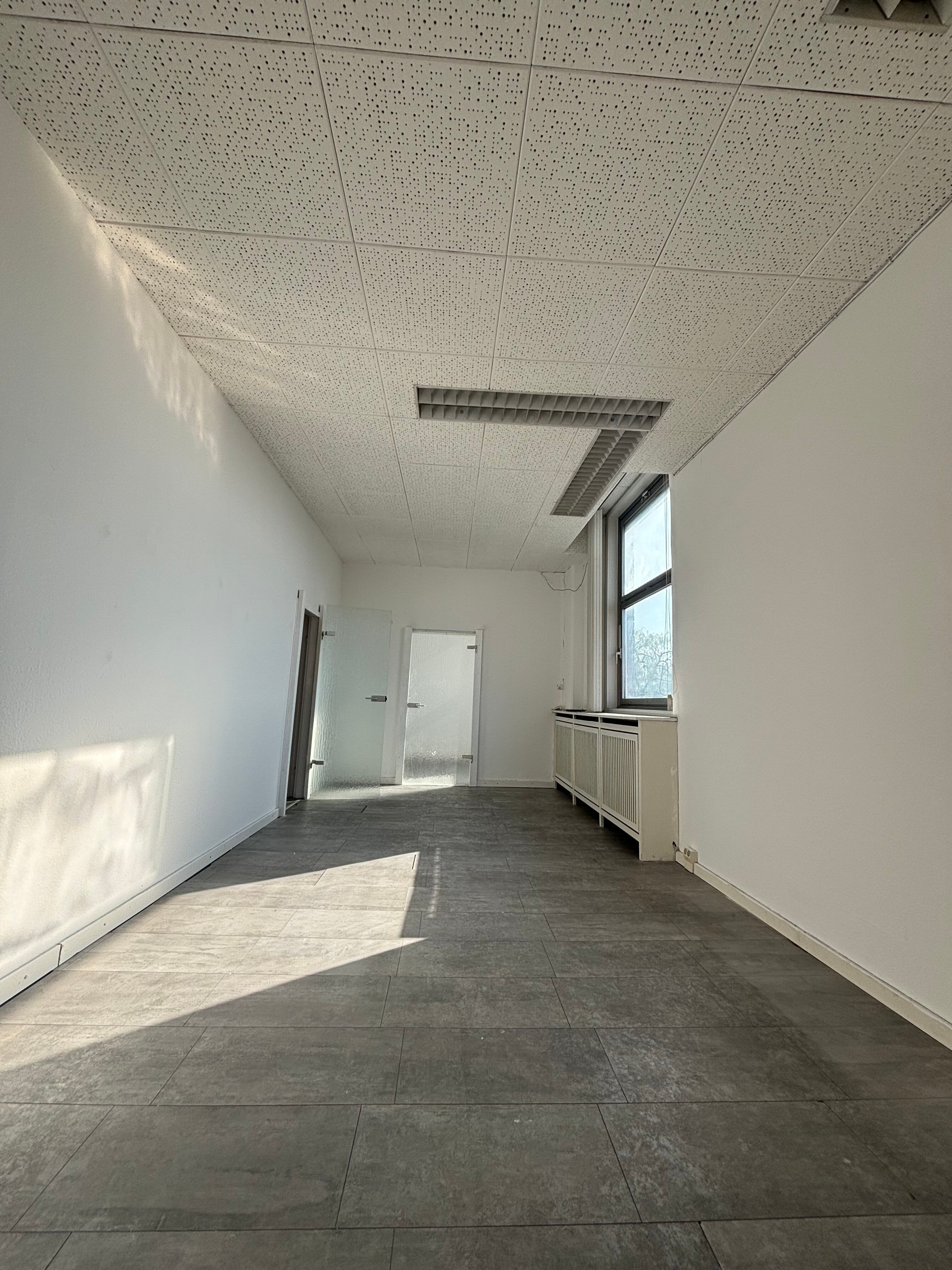 Büro-/Praxisfläche zur Miete 1.260 € 3 Zimmer 84 m²<br/>Bürofläche ab 46 m²<br/>Teilbarkeit Mariendorf Berlin 12277