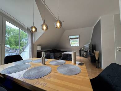 Wohnung zur Miete 450 € 2 Zimmer 53,1 m² Dachgeschoss frei ab 01.08.2025 Detmold / Hiddesen 32760