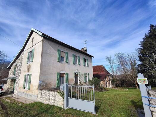 Haus zum Kauf 265.000 € 26.000 m² Grundstück Salies-de-Béarn 64270