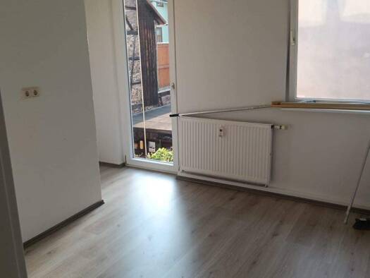 Wohnung zur Miete 499 € 3 Zimmer 80 m² 1. Geschoss frei ab 01.06.2026 Klausstraße 40 Arnstadt 99310